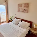 Luxury Seafront Villa, Sibenik Guest house 4*