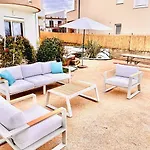 Luxury Seafront Villa, Sibenik Guest house 4*