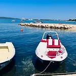 Guest house Luxury Seafront Villa, Sibenik 4*