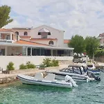 Luxury Seafront Villa, Sibenik 4* Brodarica (Sibenik-Knin)