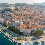 Luxury Seafront Villa, Sibenik Guest house 4*