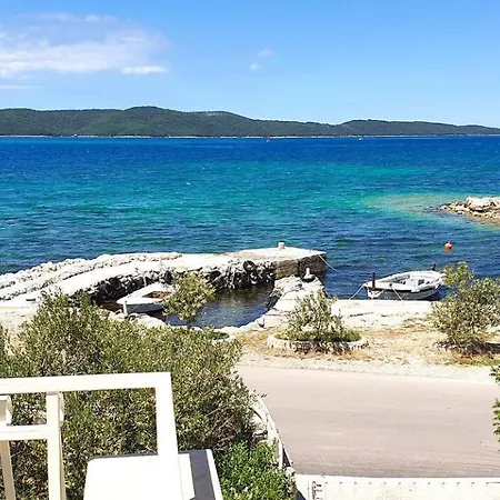 Guest house Luxury Seafront Villa, Sibenik