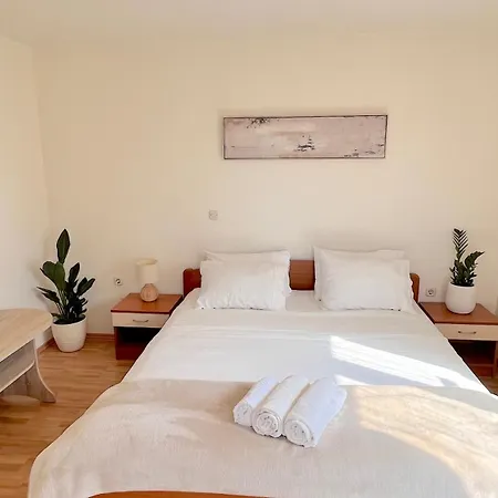 Luxury Seafront Villa, Sibenik Vendégház 4*