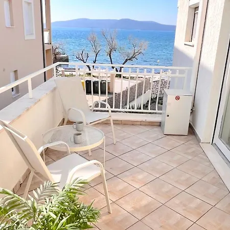 Luxury Seafront Villa, Sibenik Brodarica (Sibenik-Knin)