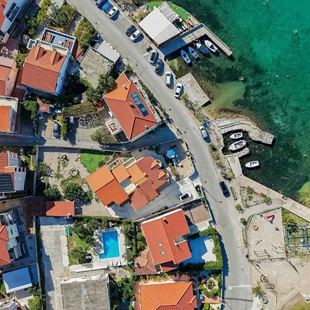 Luxury Seafront Villa, Sibenik Vendégház Brodarica