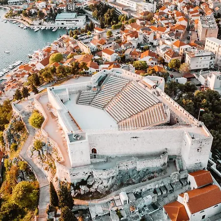 Luxury Seafront Villa, Sibenik Guest house 4*