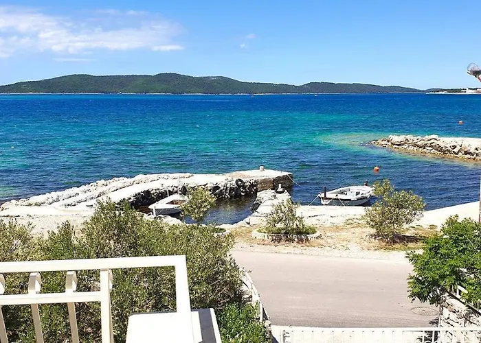 Guest house Luxury Seafront Villa, Sibenik