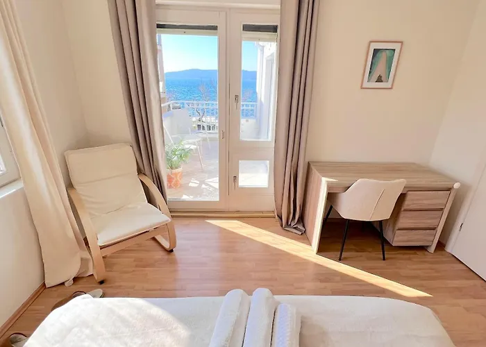 Luxury Seafront Villa, Sibenik Guest house 4*