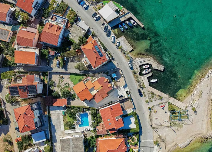 Luxury Seafront Villa, Sibenik Casa de hóspedes Brodarica (Sibenik-Knin)