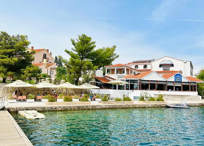 Luxury Seafront Villa, Sibenik Casa de hóspedes 4*