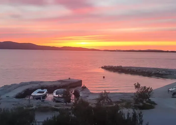 Guest house Luxury Seafront Villa, Sibenik 4*